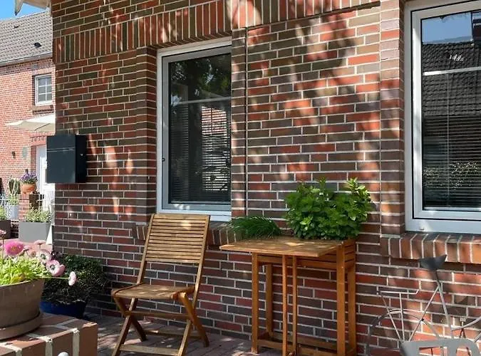 Burghaus 4 Apartment *